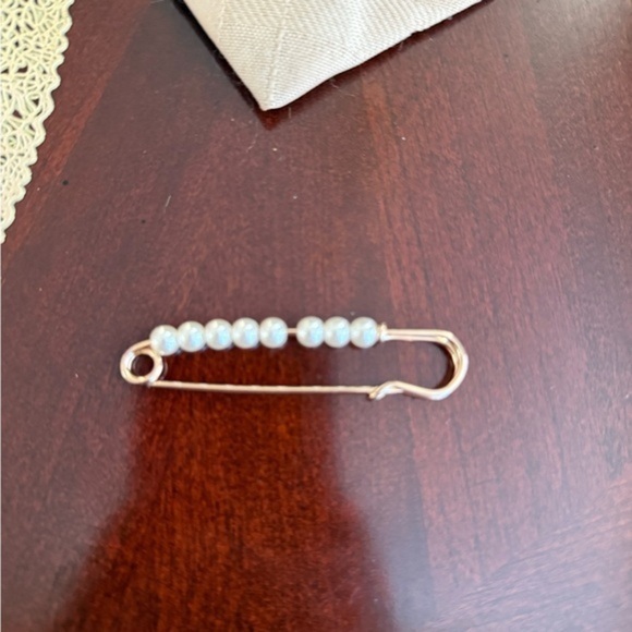 Vintage Faux Pearl Brooch - Picture 1 of 2